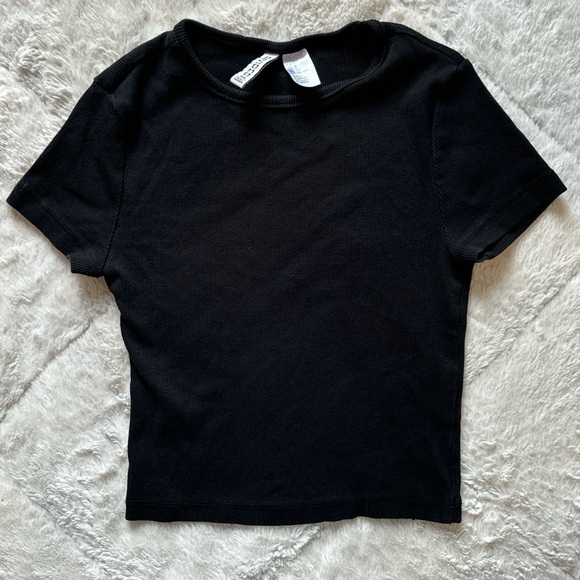 Black tee - Picture 1 of 3